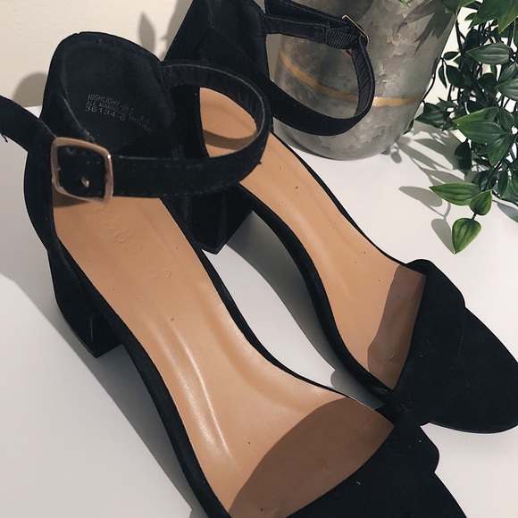 Bamboo Velvet Ankle Strap Block Heel with Buckle 6.5M - Picture 4 of 6